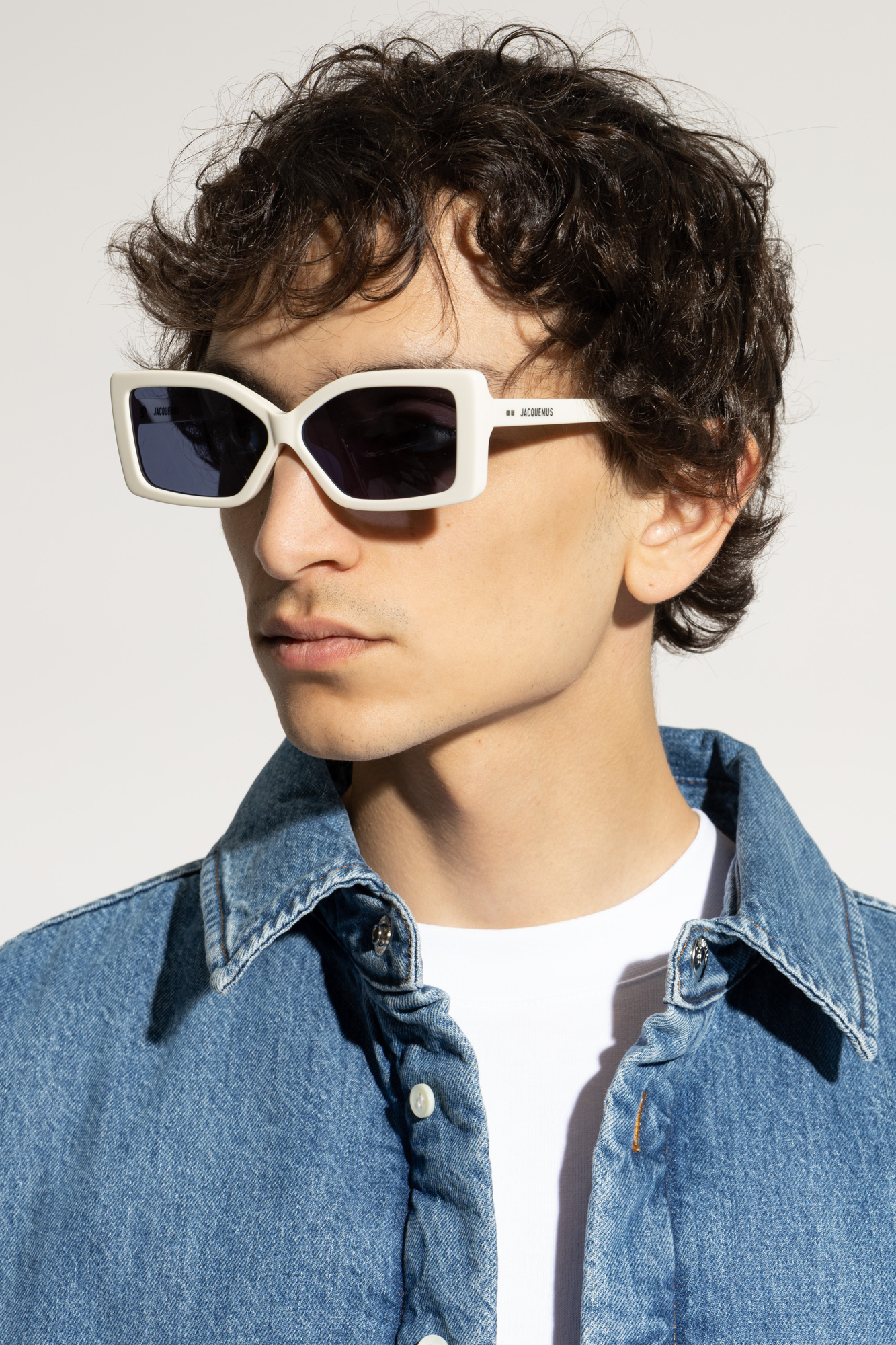 【送料&関税込】Jacquemus Gala - White Sunglasses Jacquemus - Gala Sunglasses in White, Yellow Gold and Grey